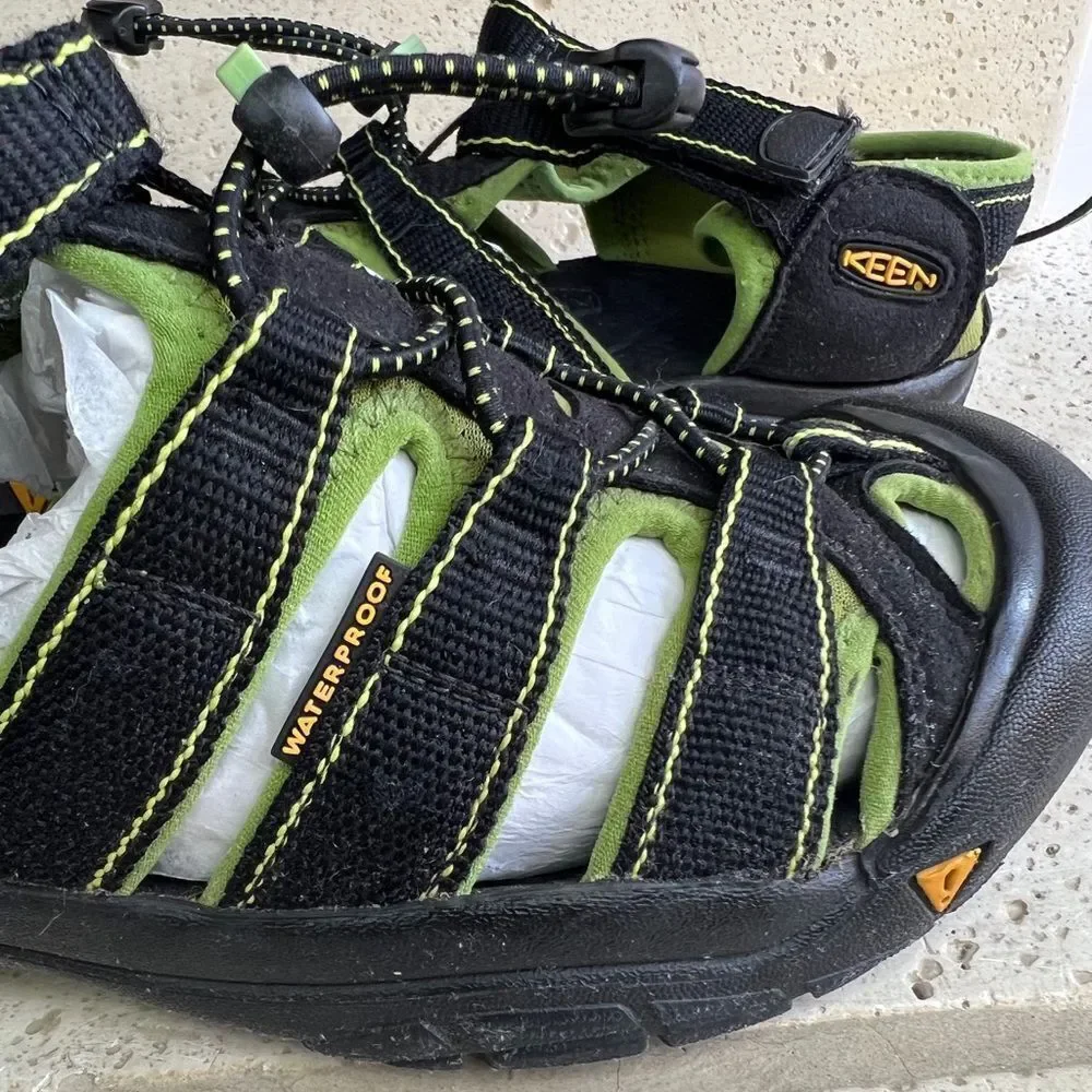 Keen NEWPORT H2 Youth Kids Black Lime Green Waterproof Sandals Size 5